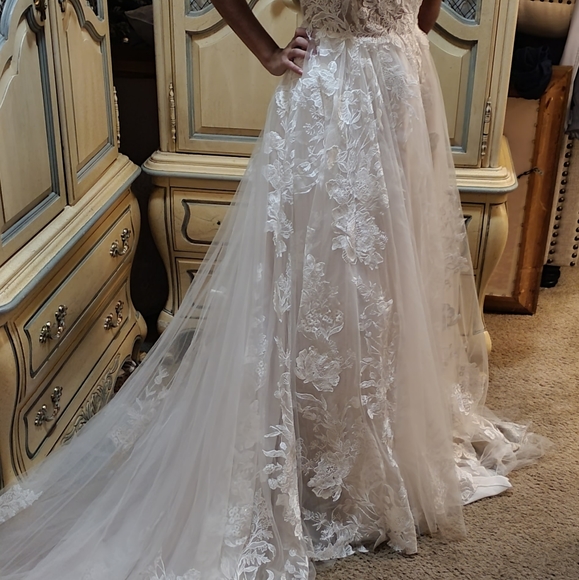 Lillian West wedding dress - Picture 7 of 13